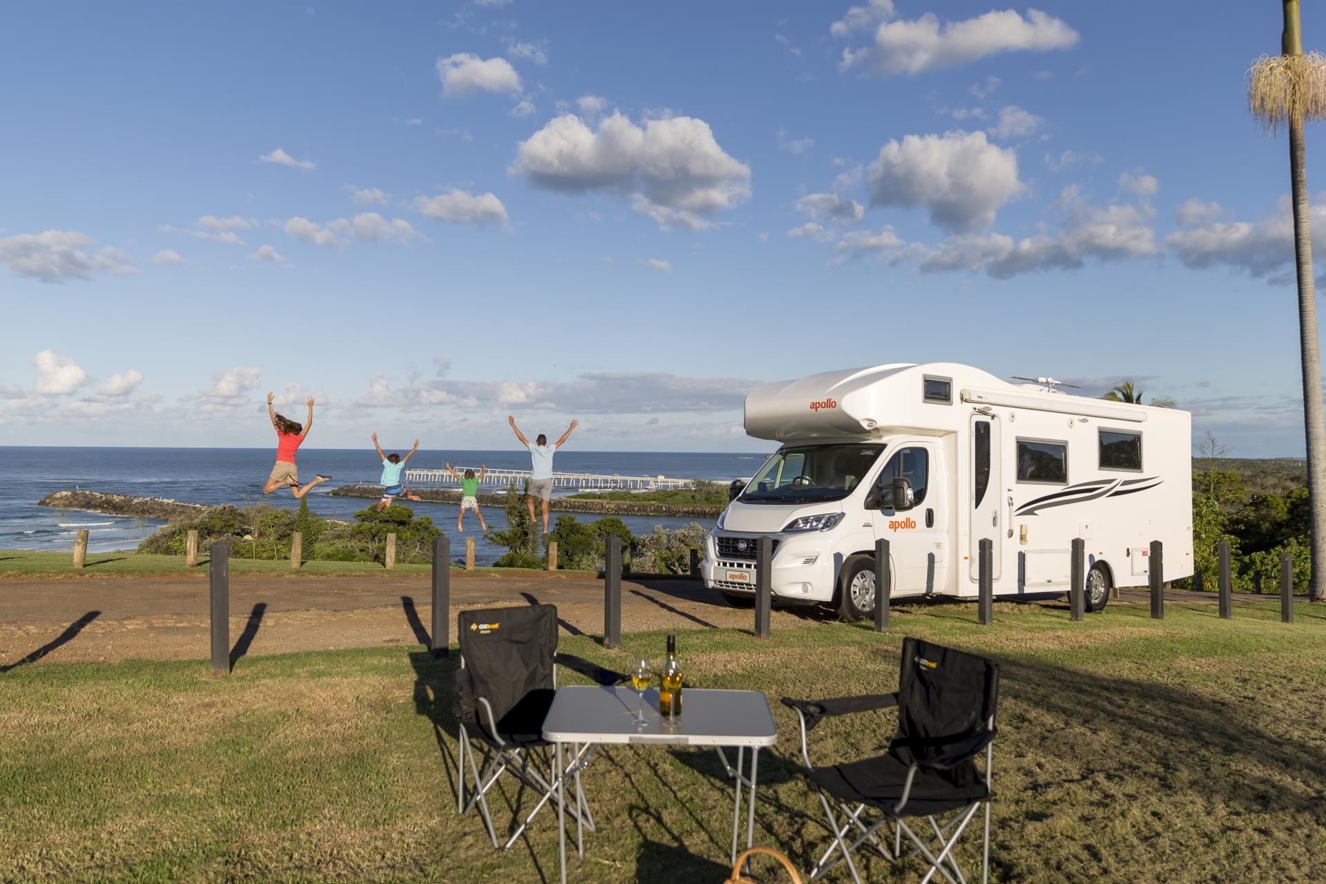 Apollo Euro Slider Camper Australie